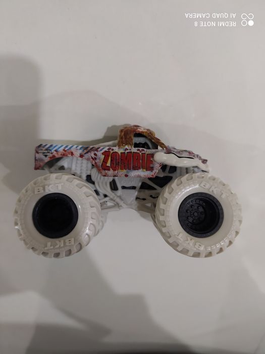 MonsterJam Игрушечная Машинка