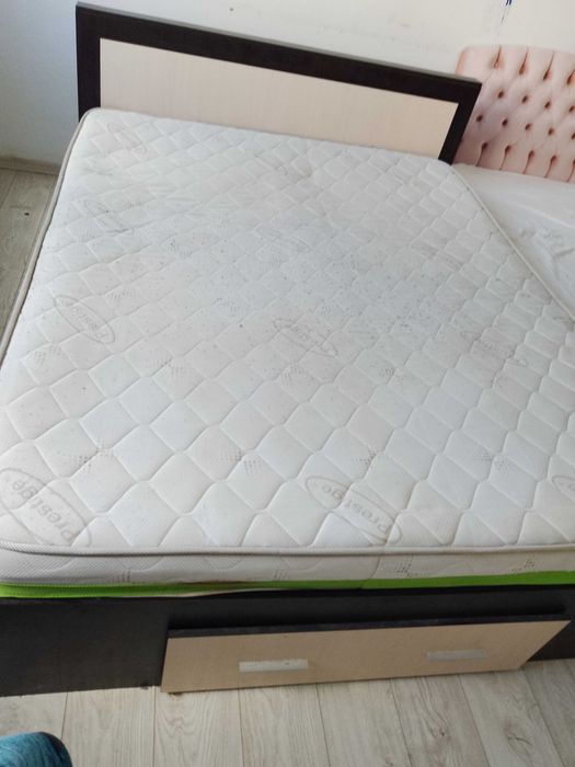 Vând pat 160x200 utilizat