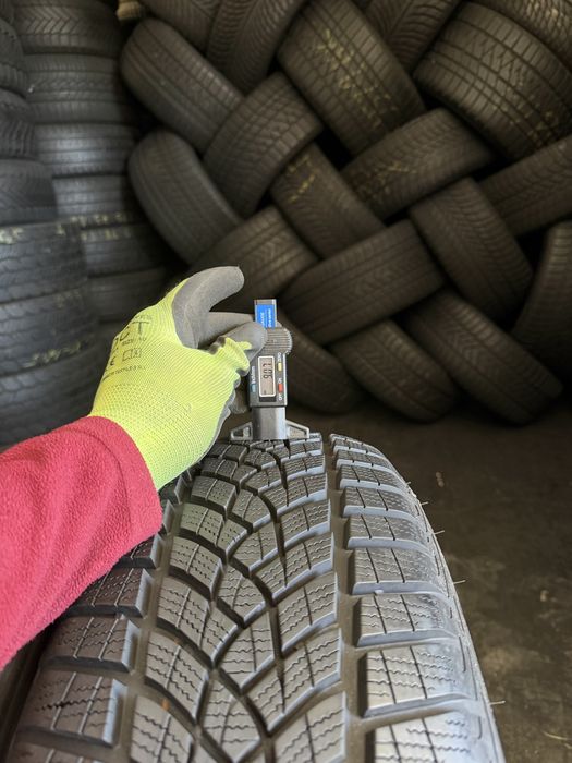 4 anvelope iarna 205/55/19 Goodyear ca NOI dot 2024!