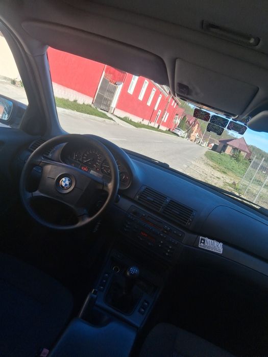 Vând mașină BMW 318I Sau schimb cu Atv