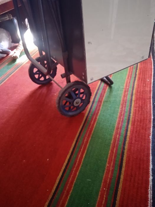 тележка для инструментов и бытовых принадлежностей