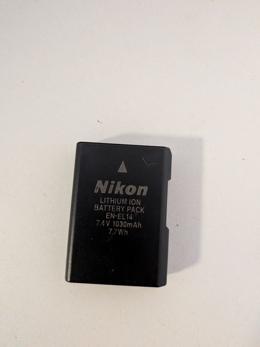 Nikon D3100 DSLR Obiectiv 18-55mm in stare foarte buna cu Geanta și toată accesoriile