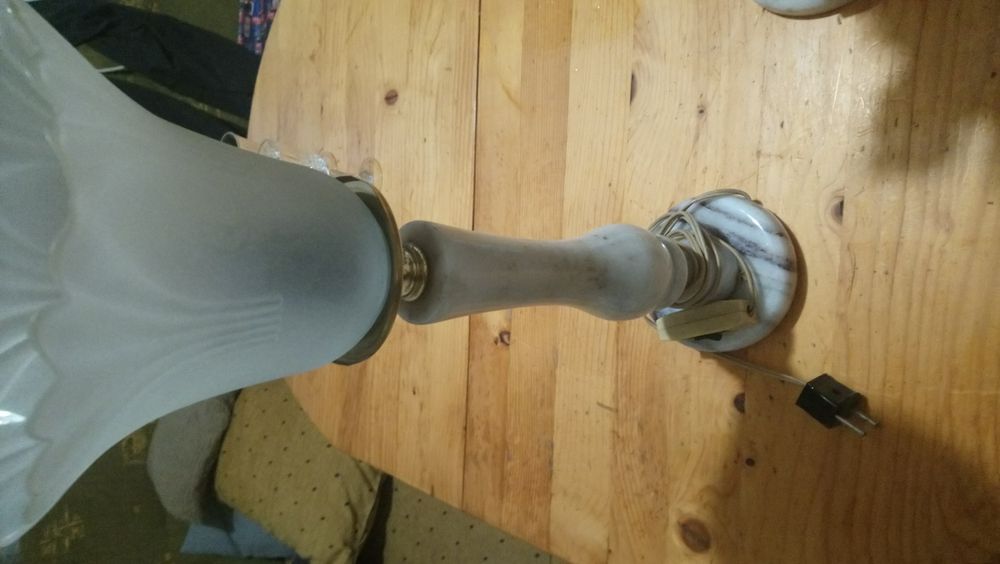 Лот мраморни лампи