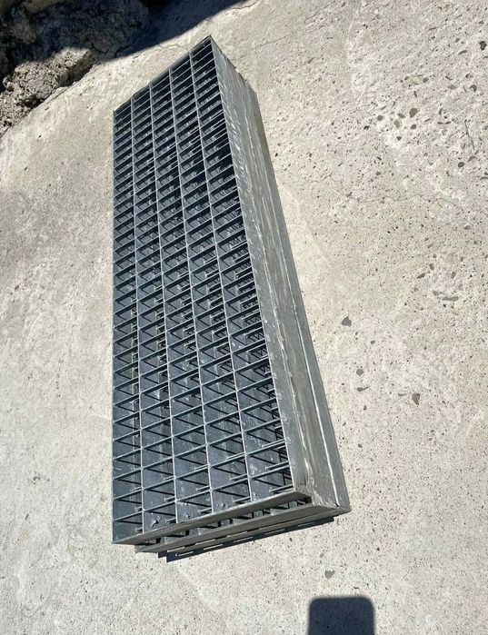Trepte zincate 88x20