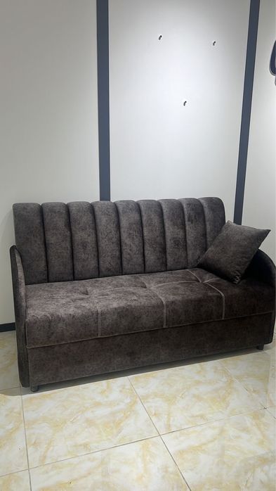 Стеллаждар, диван, парта, полка