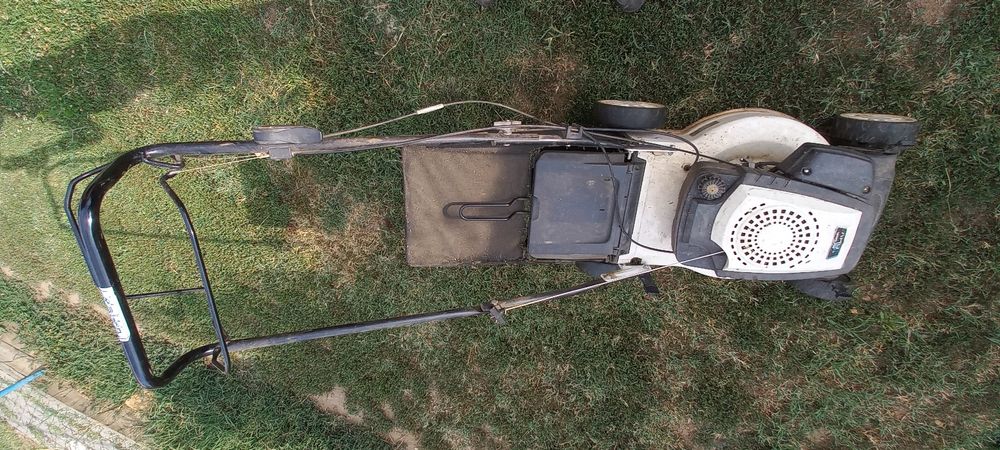 Vînd sau schimb cu anumite scule