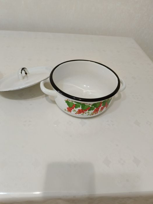 Продам  миску и кастрюли эмалированные б.у.