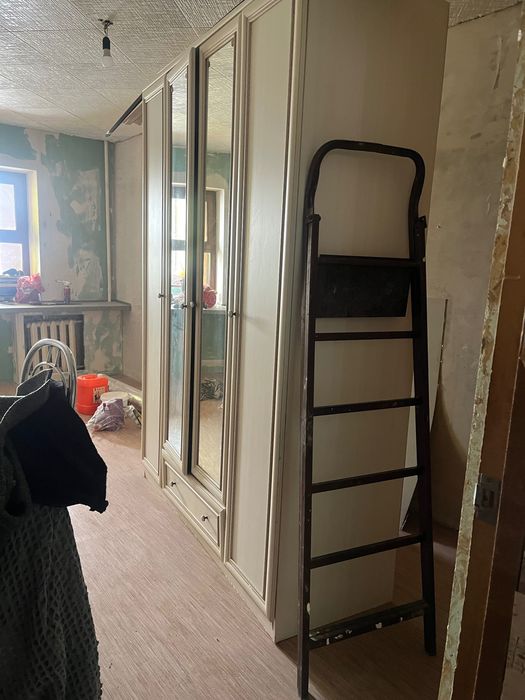 Шкаф и и два дивана