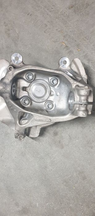 Шенкел ляв с лагер за BMW I3