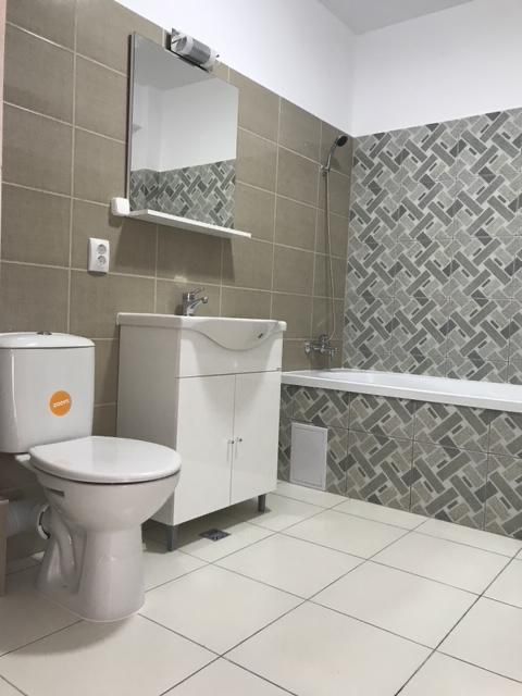 Inchiriez apartament Floresti cu parcare subterana