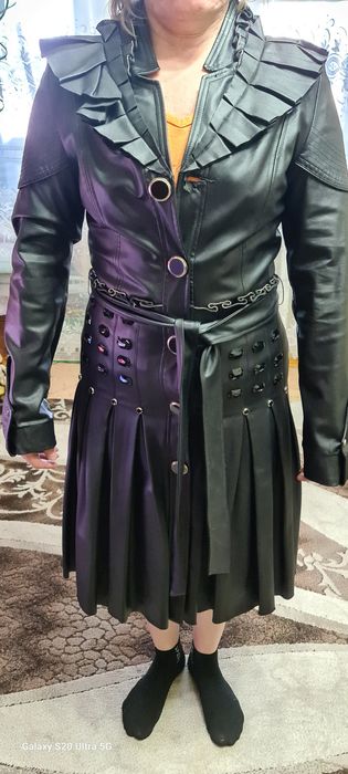 Продам кожаный плащ.