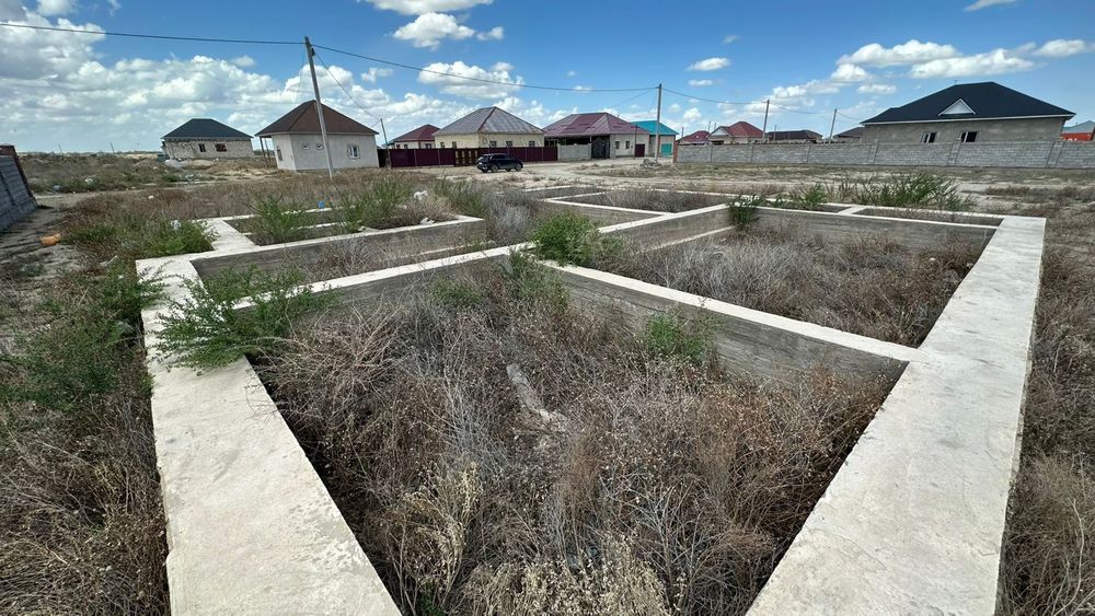 Наурыздан жер сатылады.