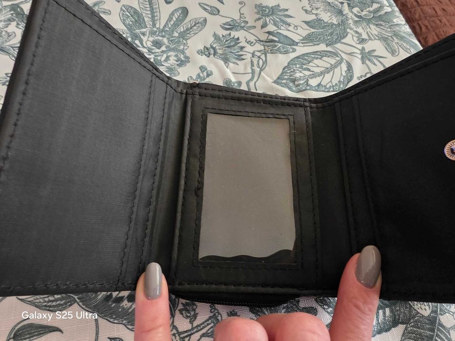 Дамско портмоне ново