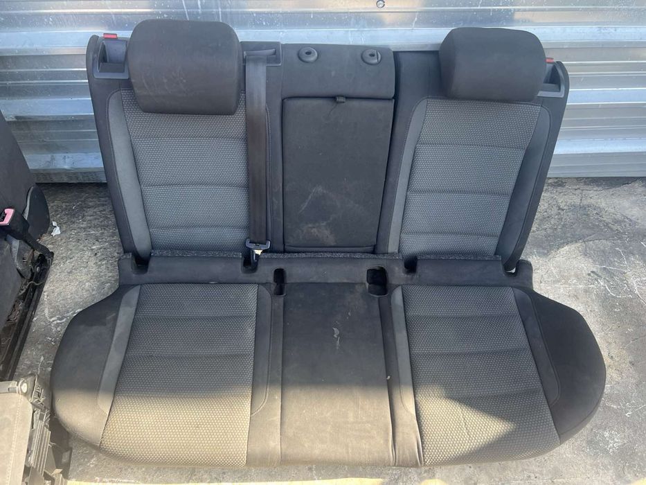 Запазен текстилен салон Golf 6 4 врати седалки Н683
