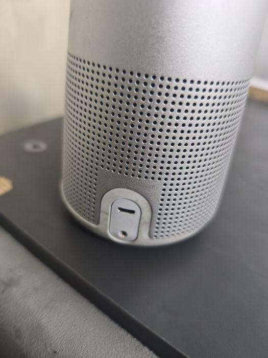 Vând boxă BOSE in stare foarte bună funcțională sistem audio de 360 grade