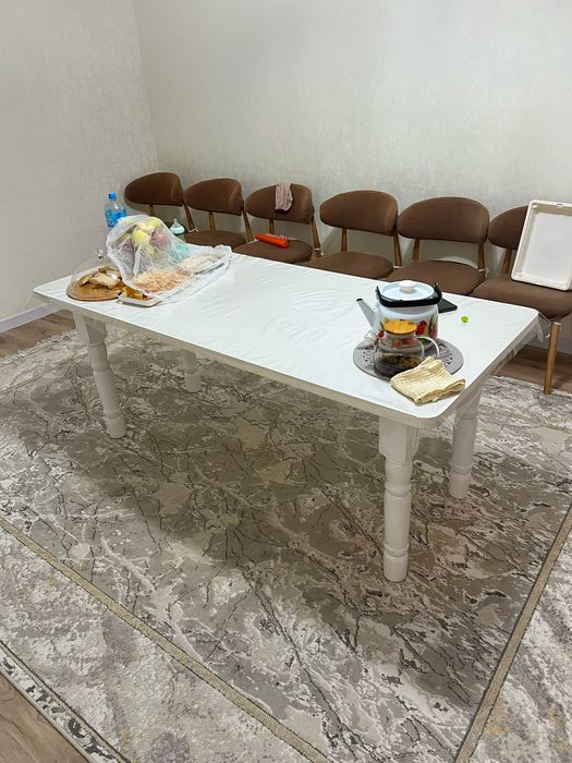 Срочно продам стол для кухни