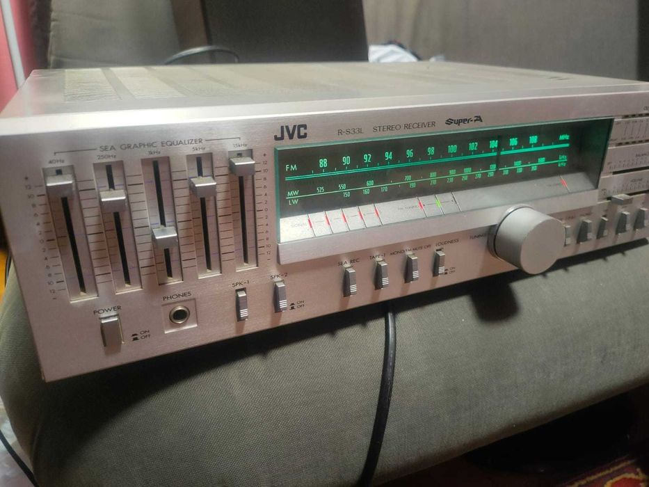JVC R-S33 stereo receiver