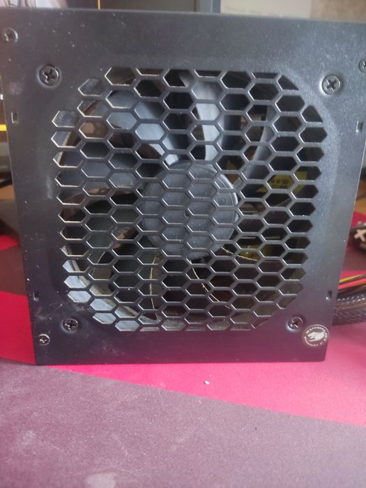 Продаю блок питания cougar 400w