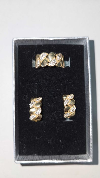 Продается золотой комплект