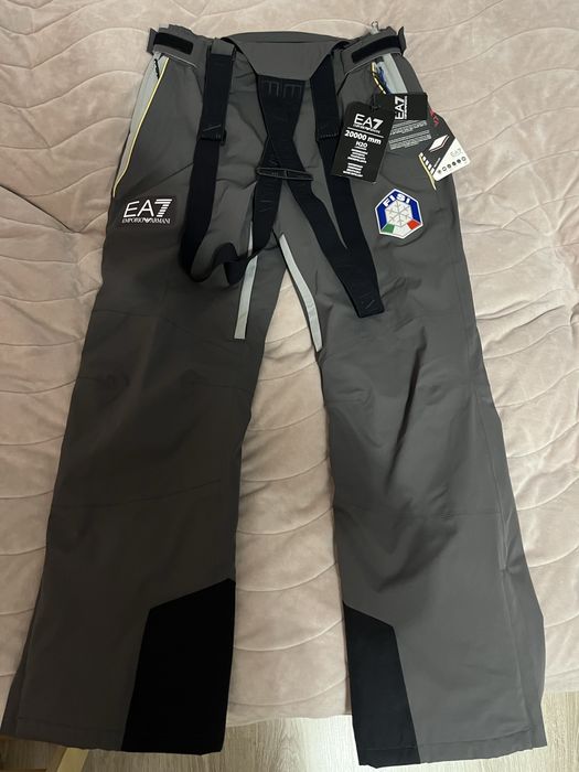 Emporio Armani ski екип