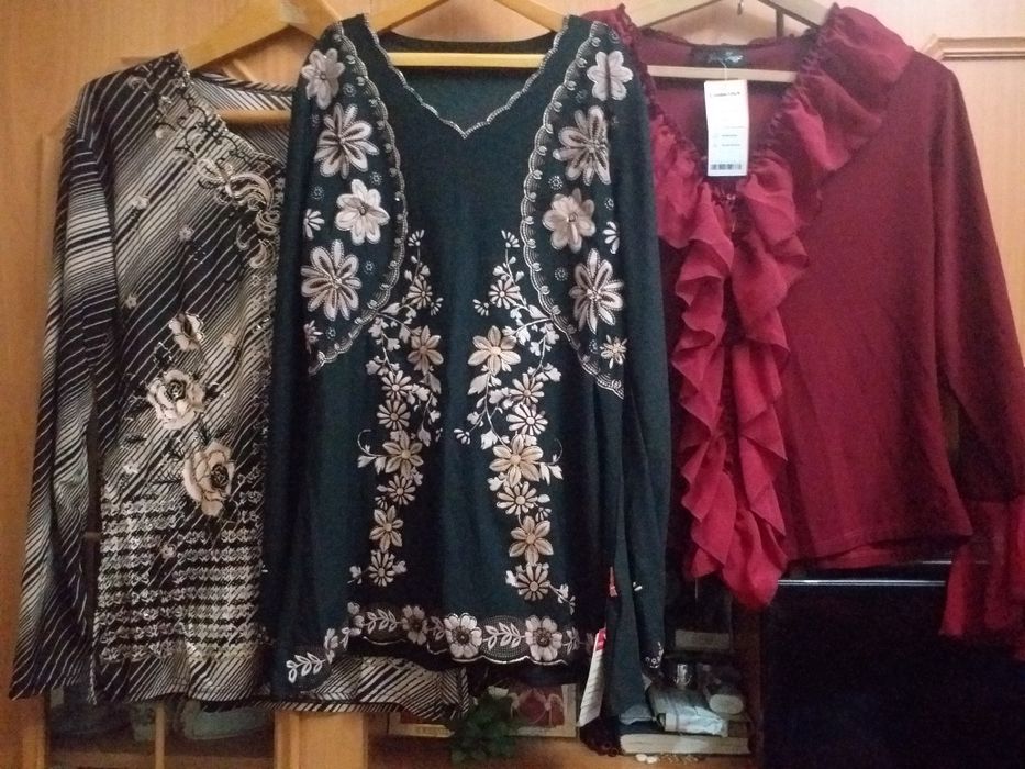 Новые красивые костюмы, кофты, юбки разные размеры.