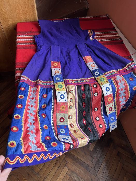 Народен сукман с опашки