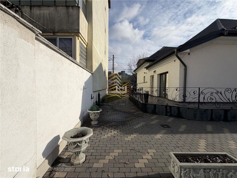 Casa Spatioasa P+M, 220 Mp Utili, Renovata Complet, Ideala Locuinta Sa