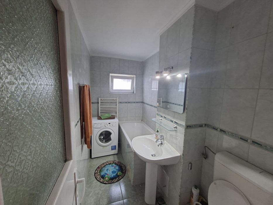 Proprietar vând apartament 2 camere, 54 mp, mobilat și utilat,  zona Dâmbovița – 82.000 €