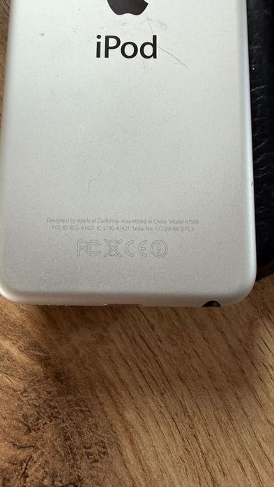 Ipod А1505 + оригинални Apple слушалки