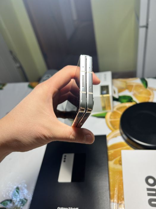 Samsung Galaxy Z Fold 5