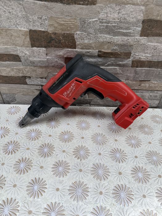 Акумулаторен винтоверт за гипсокартон Milwaukee M18 FSG