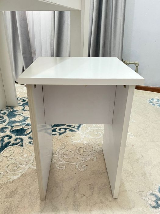 Кухонный стол 2 табуретка