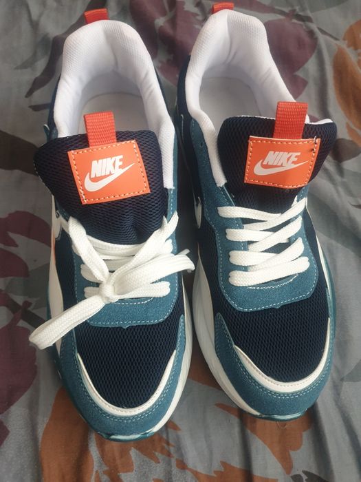 Нови  маратонки Nike