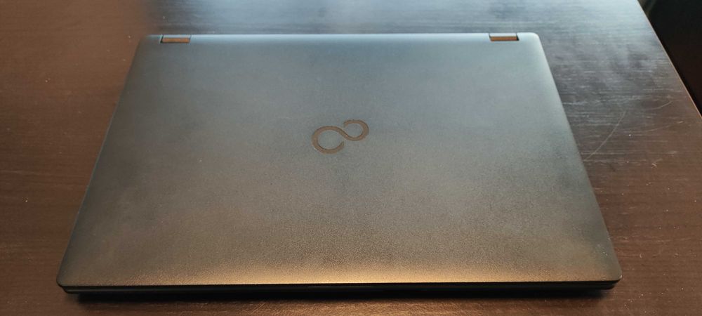 Fujitsu Lifebook E5511