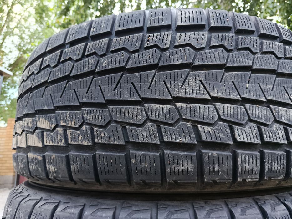 Yokohama 275 50 R21 отличное состояние