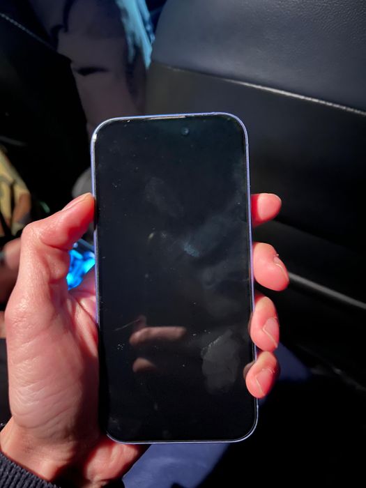 Телефон Iphone 16