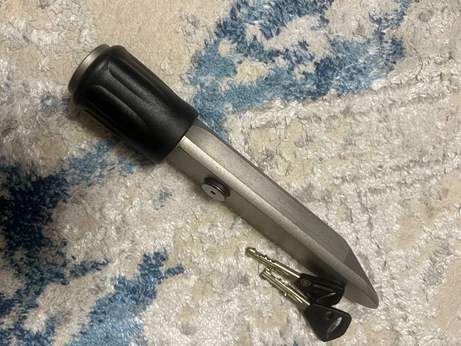 Блокиратор рулевого вала