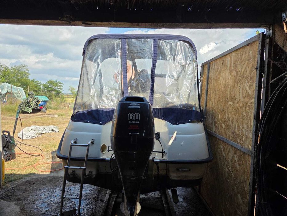 Barcă Askeladden 475 Freestyle + Suzuki DF60 + sonar + peridoc