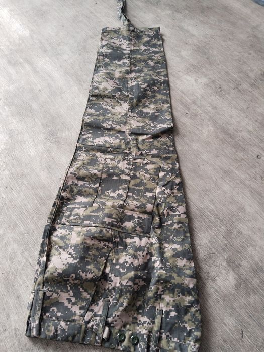 Продаю форму военные 54размер