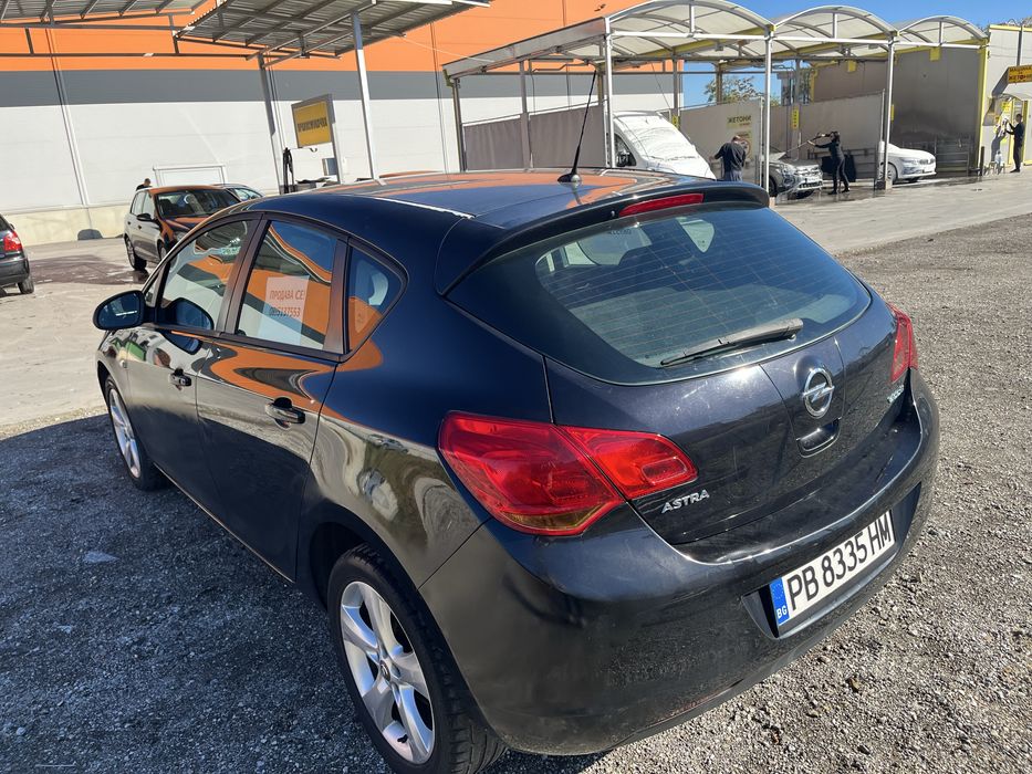 Opel Astra J 1.4 бензин
