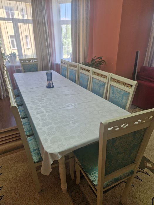 Продам стол со 12 стульями
