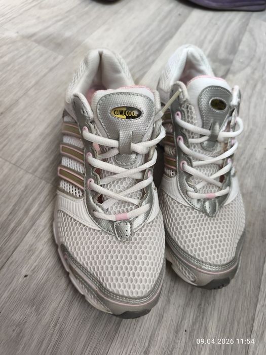 Кроссовки 39-40 Адидас оригинал