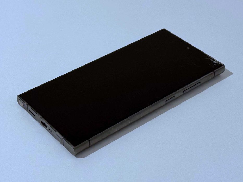 Бартер! Samsung Galaxy S24 Ultra Titanium Black (Черен)