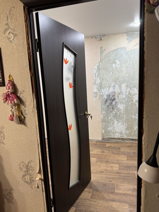 Продам дверь б/у