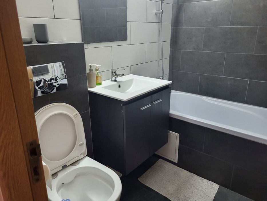Inchiriez apartament cu 2 camere zona Vitan