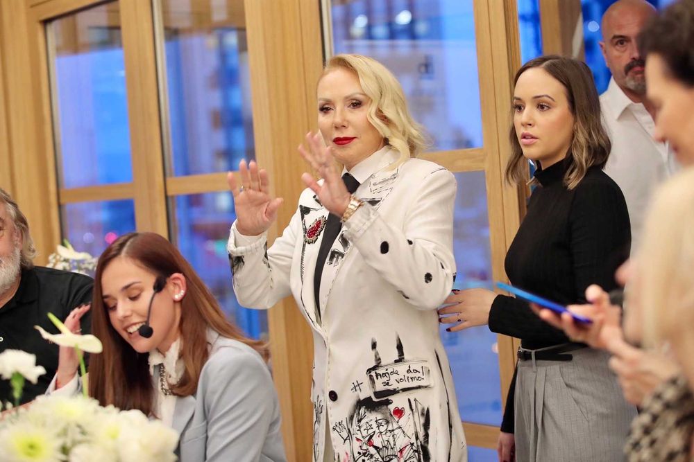 Чорапи с хиалуронова киселина, против целулит с автограф на Лепа Брена