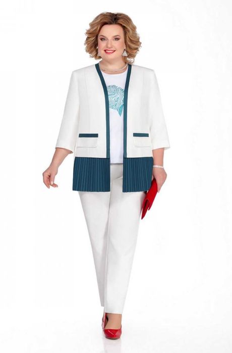 Женский костюм, размер 64