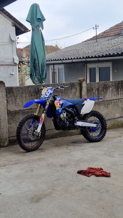 Vand yamaha yzf250 ,pret in euro