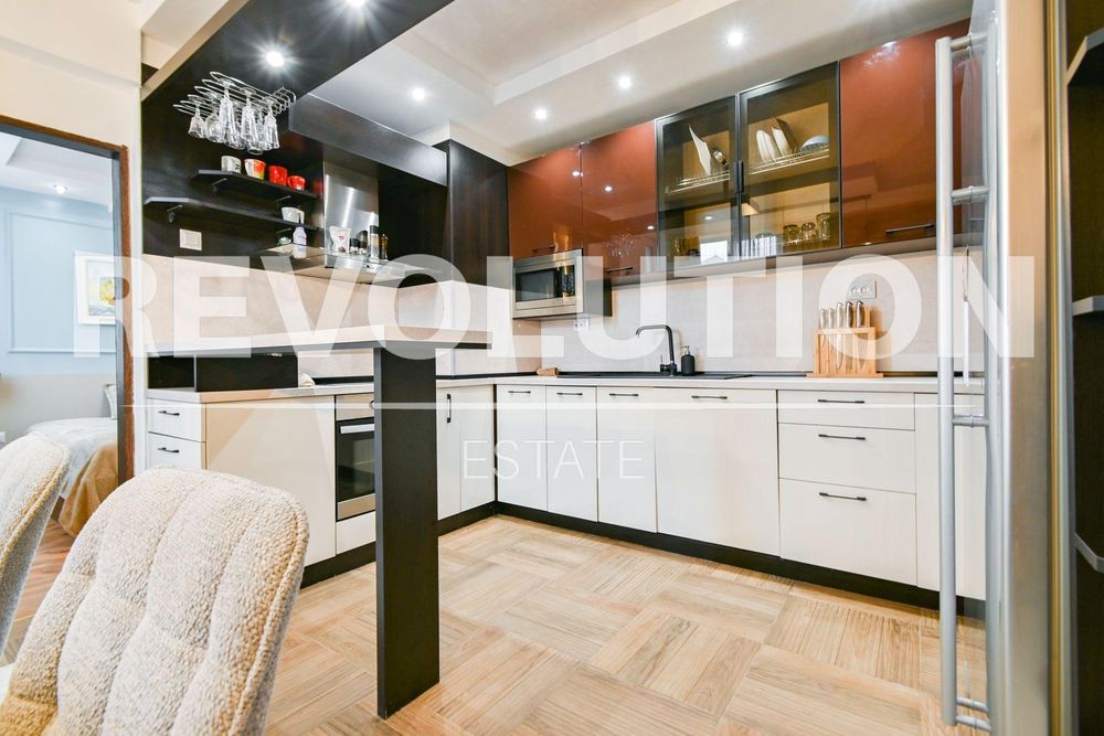 Дава се под наем Тристаен апартамент в София, Зона Б-5 - 108 кв.м за 1300 € - Снимка #4