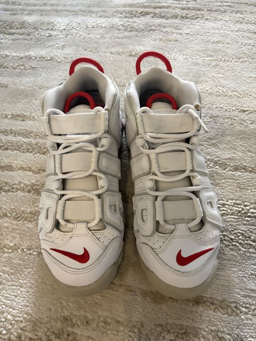 Женские кроссовки